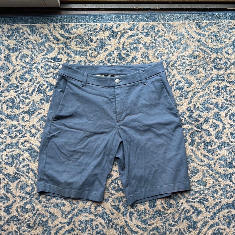 Lululemon Oxford shorts 9inch length waist 30 color blue